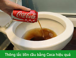 Cách thông cầu bằng Coca Cola.