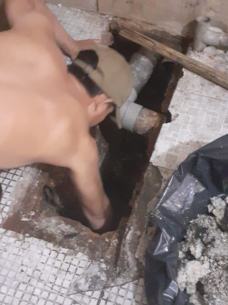 thi công thông cống nghẹt kiến tường