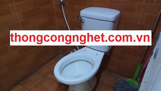 giá thông bồn cầu quận 2