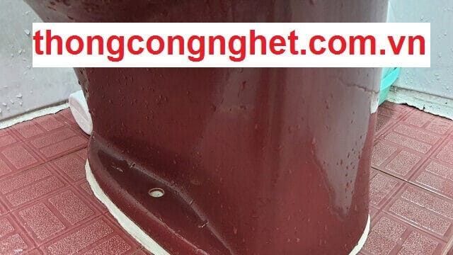 cách xử lý bồn cầu bị nghẹt hơi
