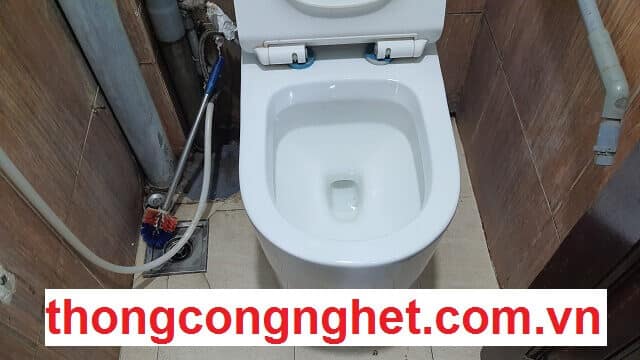 bồn cầu rút nước chậm