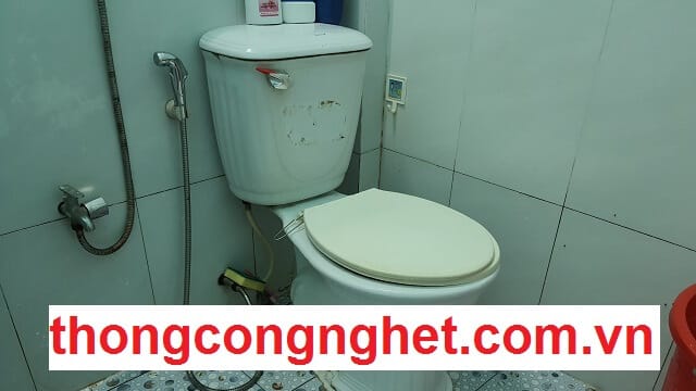 Bồn cầu bị tắc do những nguyên nhân nào?