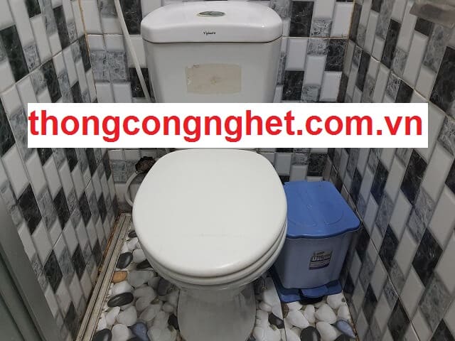 thông bồn cầu nghẹt tại chợ lách